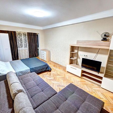 Apartments Near Ocean Plaza Druzhby Narodov Boulevard 8A Kiew Exterior foto